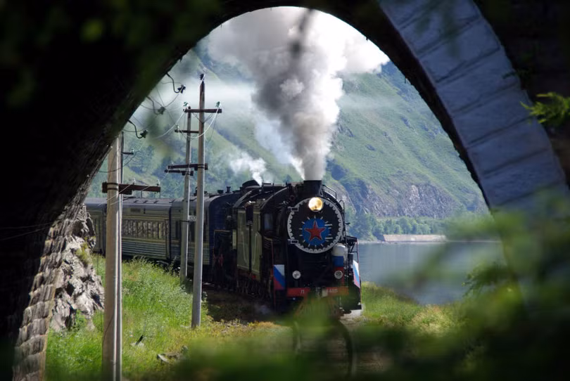 Khám phá hồ nước ngọt được mệnh danh “Con mắt xanh của Siberia”