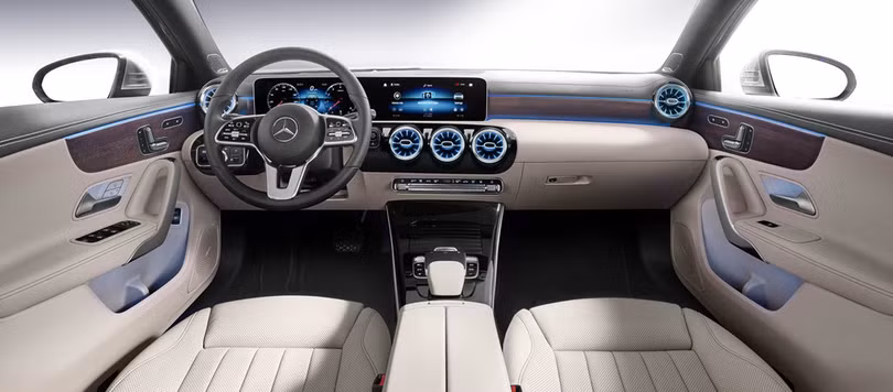 Mercedes A-Class 2019 giá khởi điểm hơn 35.000 USD