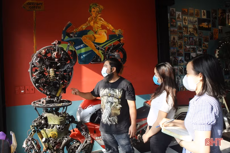 Nhóm bạn trẻ Hà Tĩnh chia sẻ niềm đam mê moto phân khối lớn