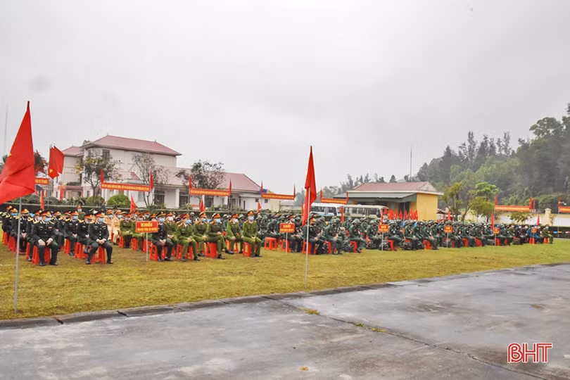 Lễ giao quân ở Hà Tĩnh hoàn thành nhanh gọn, chú trọng phòng dịch