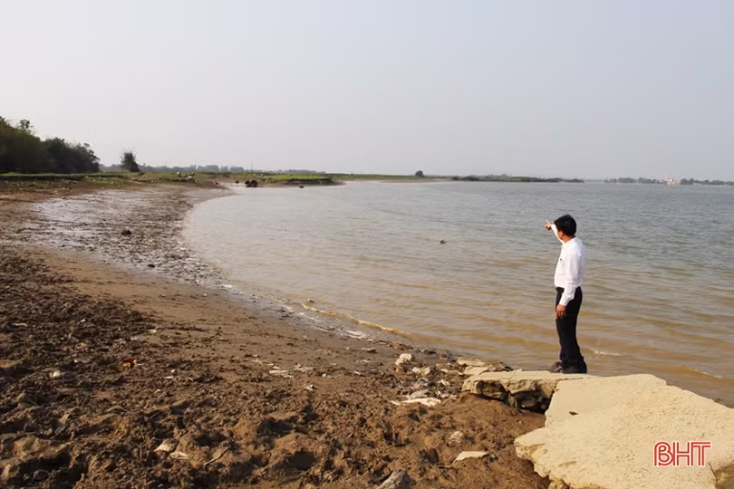 Sông Lam, đoạn qua Hà Tĩnh: “Từ nhà ra sông giờ chỉ còn khoảng 30m”