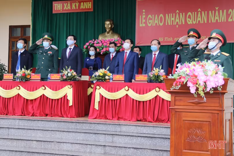 Lễ giao quân ở Hà Tĩnh hoàn thành nhanh gọn, chú trọng phòng dịch