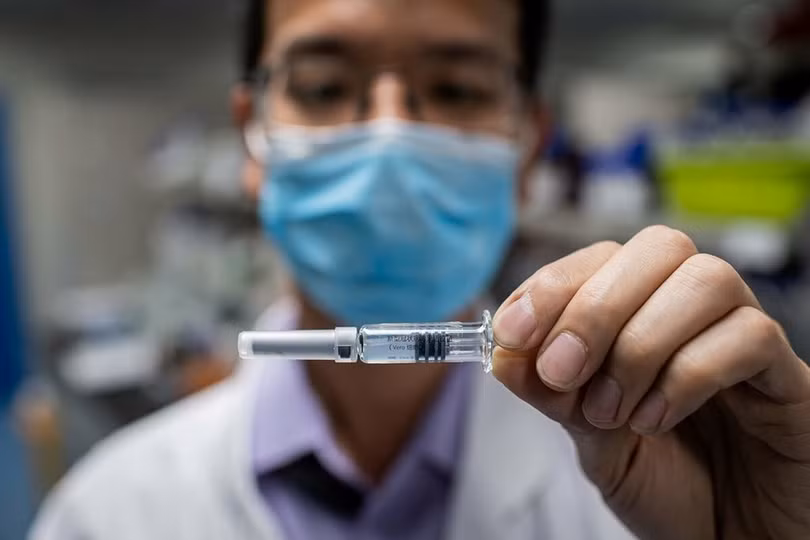 Vaccine Covid-19 có phải “thần dược”?