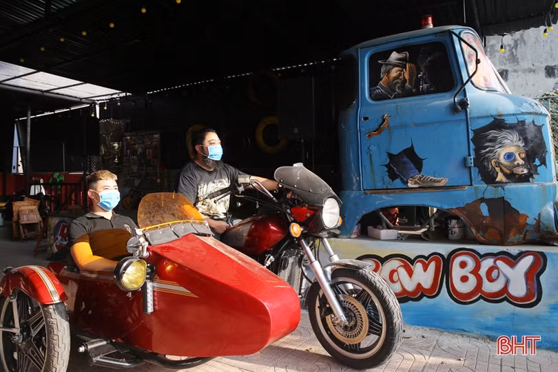Nhóm bạn trẻ Hà Tĩnh chia sẻ niềm đam mê moto phân khối lớn