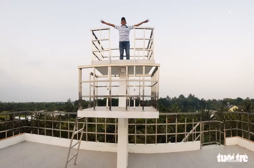 Quá mê du thuyền, nông dân miền Tây chi 5 tỉ đồng xây ‘nhà du thuyền’ độc đáo