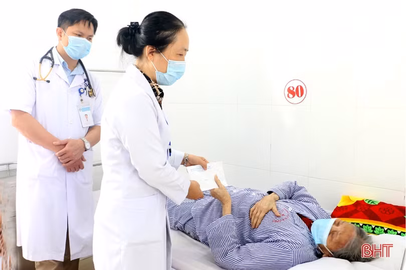 Phó Giám đốc BVĐK TP Hà Tĩnh: “Hạnh phúc lớn nhất là người bệnh khỏe hơn và đồng nghiệp đoàn kết, yêu thương nhau”