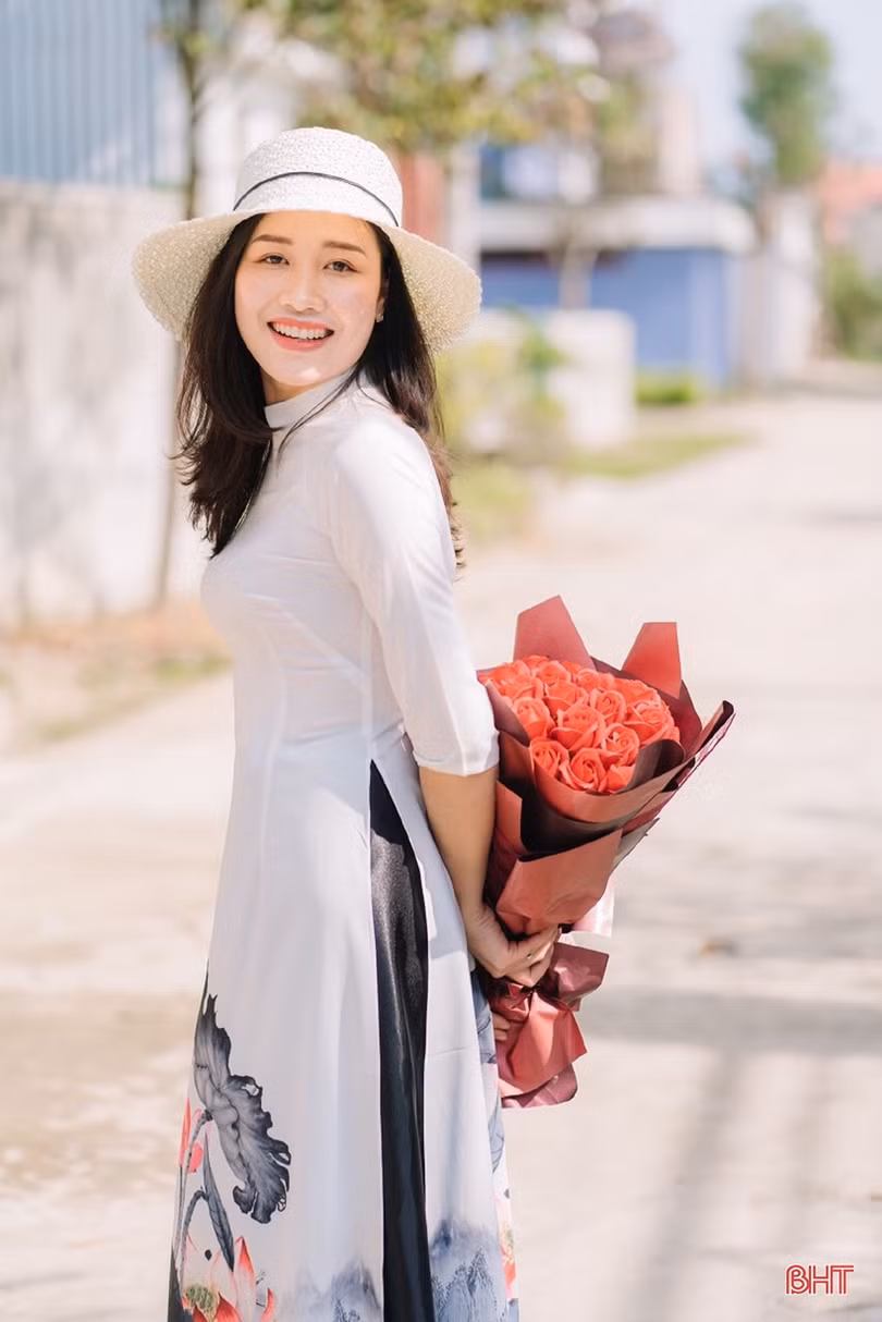Hơn 1.000 bức ảnh phụ nữ Hà Tĩnh tham gia Cuộc thi “Duyên dáng áo dài qua ảnh”