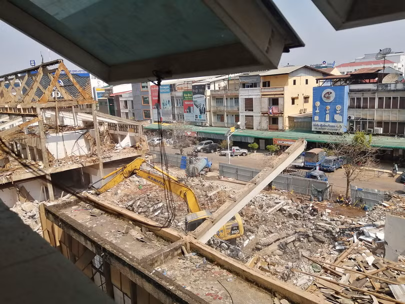 Khai tử ngôi chợ nổi tiếng nhất nước Lào