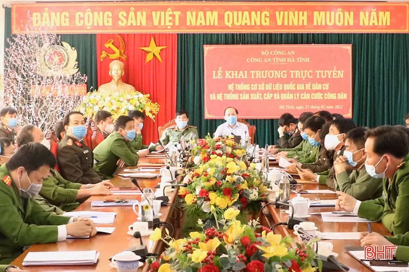 Khai trương 2 hệ thống cơ sở dữ liệu quốc gia về dân cư và sản xuất, cấp, quản lý căn cước công dân
