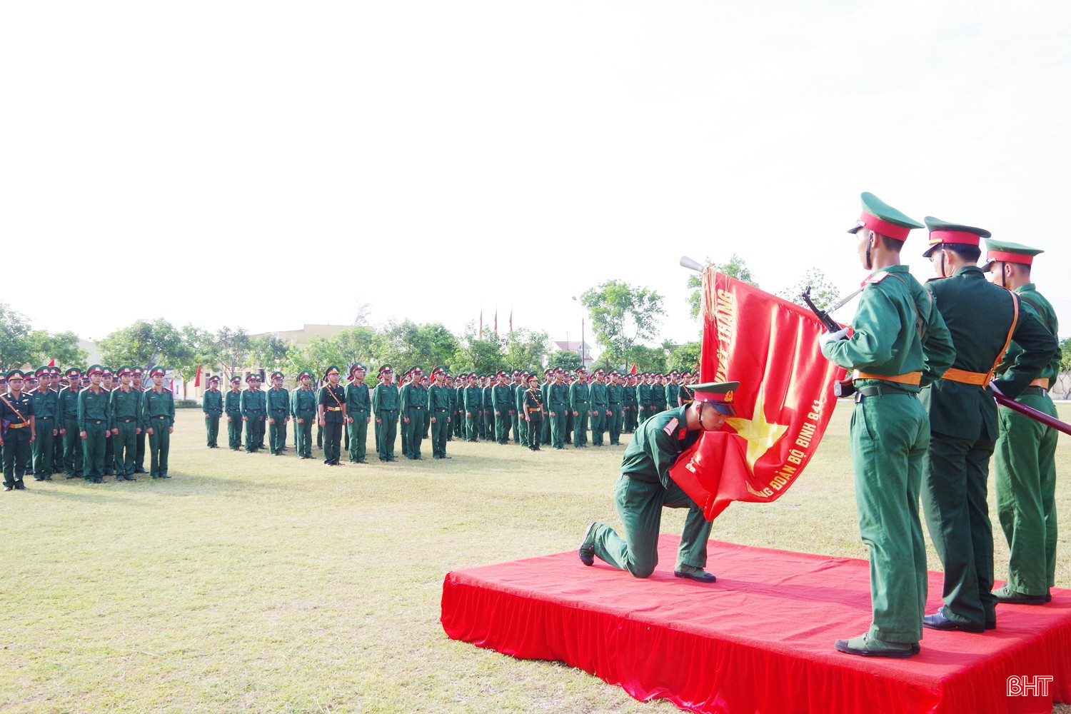 Dưới bóng quân kỳ quyết thắng, LLVT Hà Tĩnh đã không ngừng lớn mạnh về mọi mặt, có đóng góp rất to lớn trong các cuộc chiến tranh vệ quốc của dân tộc và bảo vệ Tổ quốc trong tình hình mới.