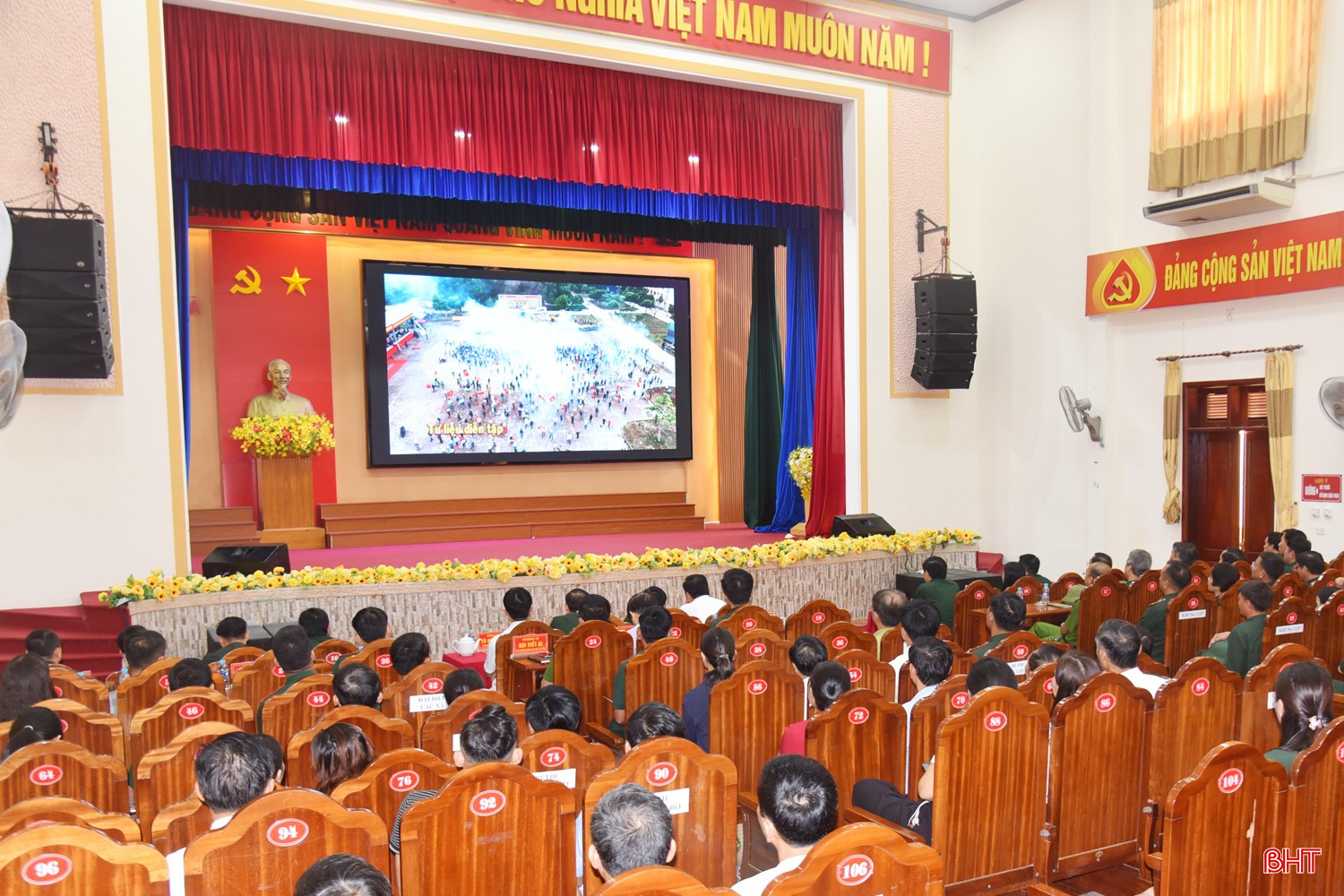 Ban Tổ chức diễn tập xã Lộc Hà triển khai thực hiện giai đoạn 1 của cuộc diễn tập.