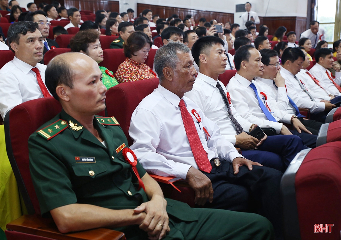 Đoàn kết, chung sức đẩy mạnh các phong trào thi đua, tạo động lực cho sự phát triển của Hà Tĩnh trong giai đoạn mới