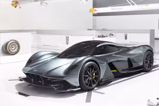 sieu pham 4 trieu do aston martin am rb 001 van toc toi da 402 km h
