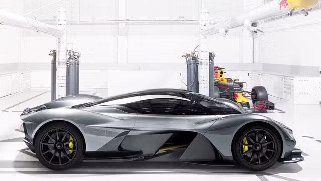 sieu pham 4 trieu do aston martin am rb 001 van toc toi da 402 km h