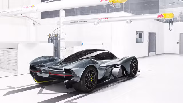 sieu pham 4 trieu do aston martin am rb 001 van toc toi da 402 km h
