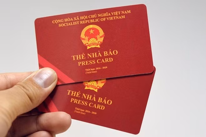 thu hoi the nha bao cua pho tong bien tap va tong thu ky toa soan bao thanh nien