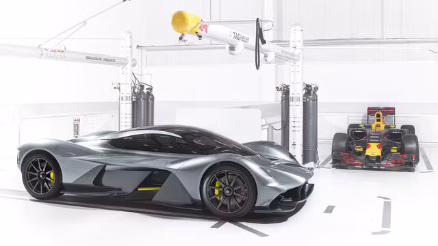 sieu pham 4 trieu do aston martin am rb 001 van toc toi da 402 km h