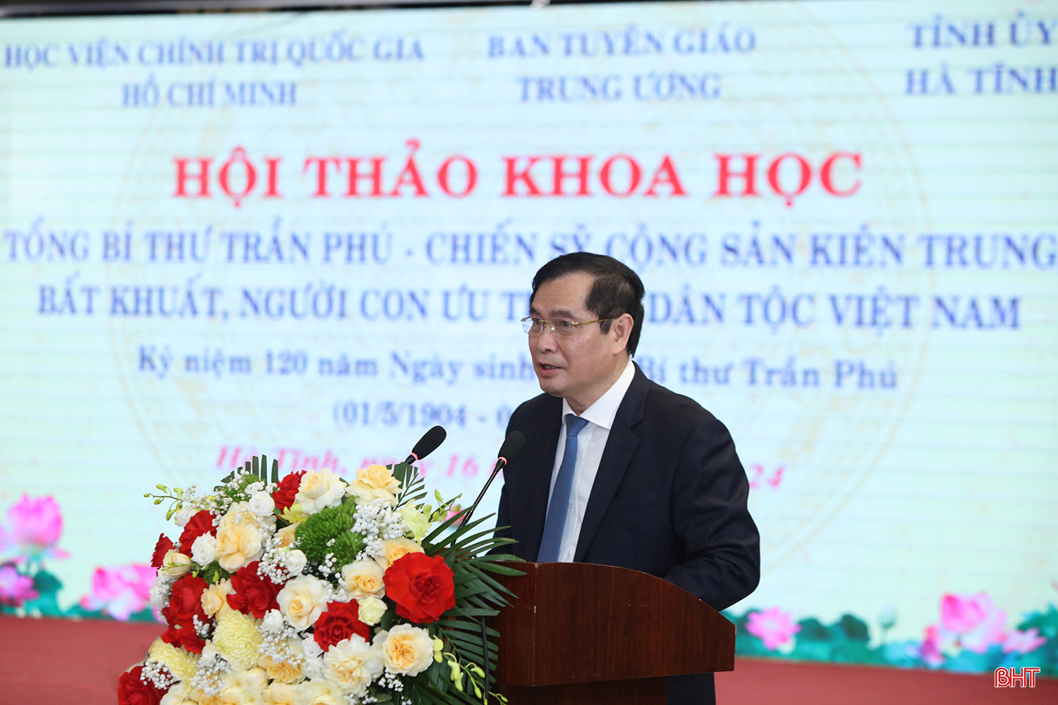 Phó Trưởng ban Tuyên giáo Trung ương Phan Xuân Thủy phát biểu tổng kết hội thảo.