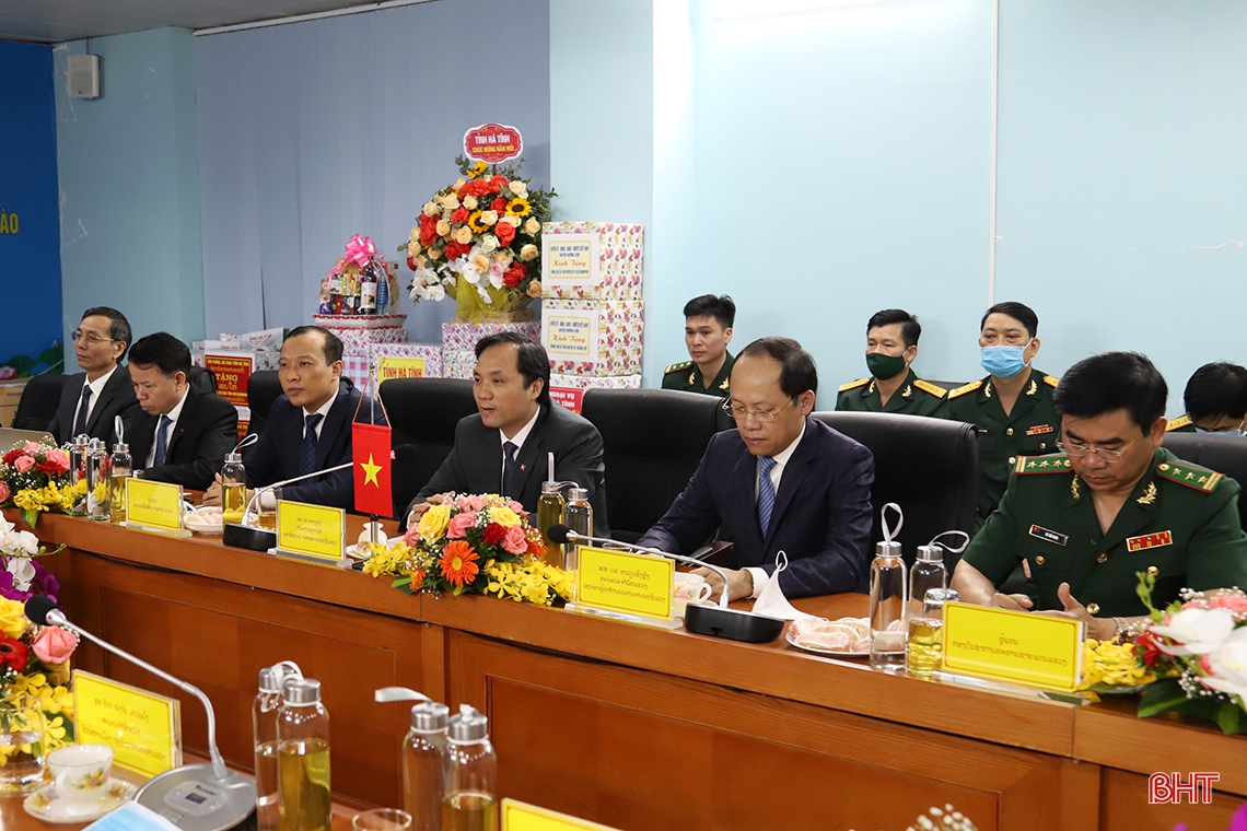 Lãnh đạo Hà Tĩnh chúc tết cổ truyền Bunpimay Nhân dân các bộ tộc Lào