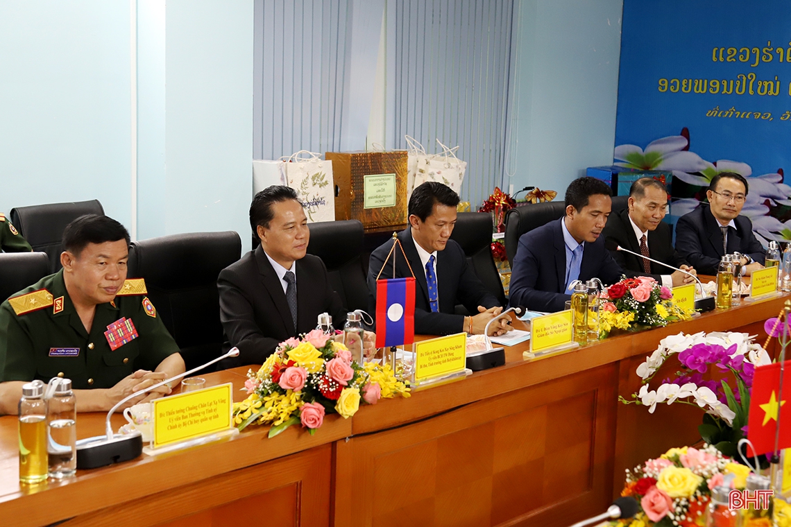 Lãnh đạo Hà Tĩnh chúc tết cổ truyền Bunpimay Nhân dân các bộ tộc Lào