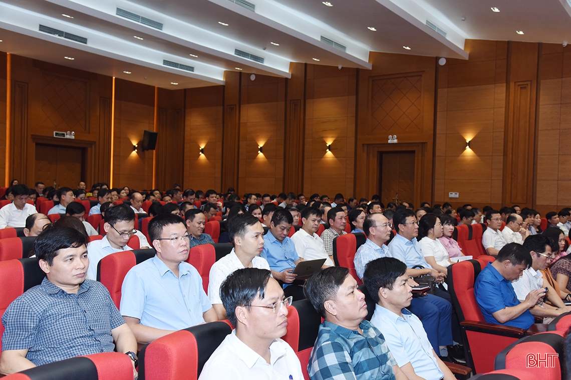 Quán triệt nội dung cuốn sách của Tổng Bí thư Nguyễn Phú Trọng tới cán bộ, đảng viên các cơ quan, doanh nghiệp Hà Tĩnh