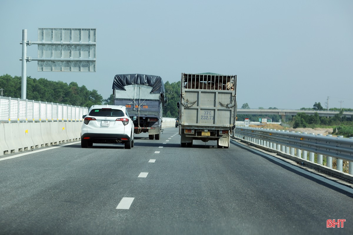 bqbht_br_xe-tap-lai-di-tren-cao-toc-6.jpg