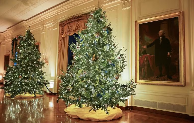 Nhà Trắng trang hoàng đón Giáng sinh cuối trong nhiệm kỳ của ông Trump