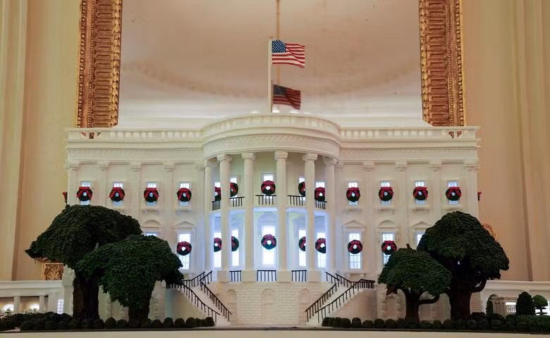 Nhà Trắng trang hoàng đón Giáng sinh cuối trong nhiệm kỳ của ông Trump