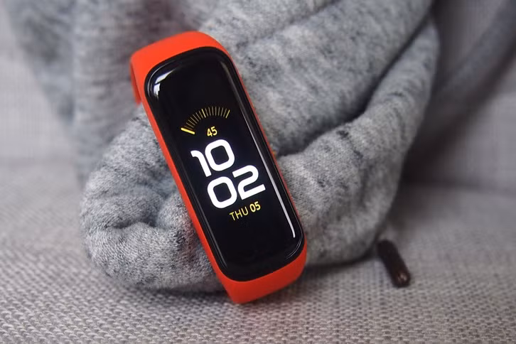Phần dây đeo của Galaxy Fit2 được làm bằng chất liệu silicon. Ảnh: Wareable . Galaxy Fit2 ra mắt tại Việt Nam, giá 1,1 triệu đồng