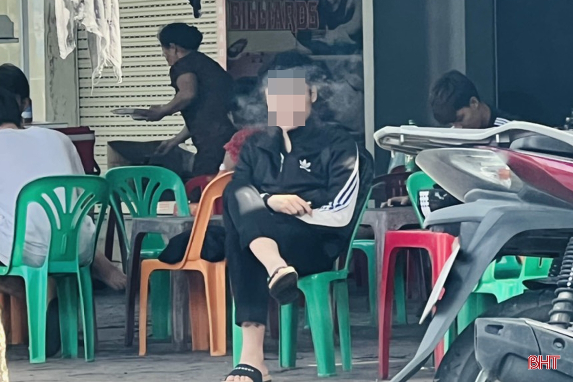 Hiểm hoạ khôn lường từ việc hút thuốc lá điện tử trong giới trẻ Hà Tĩnh