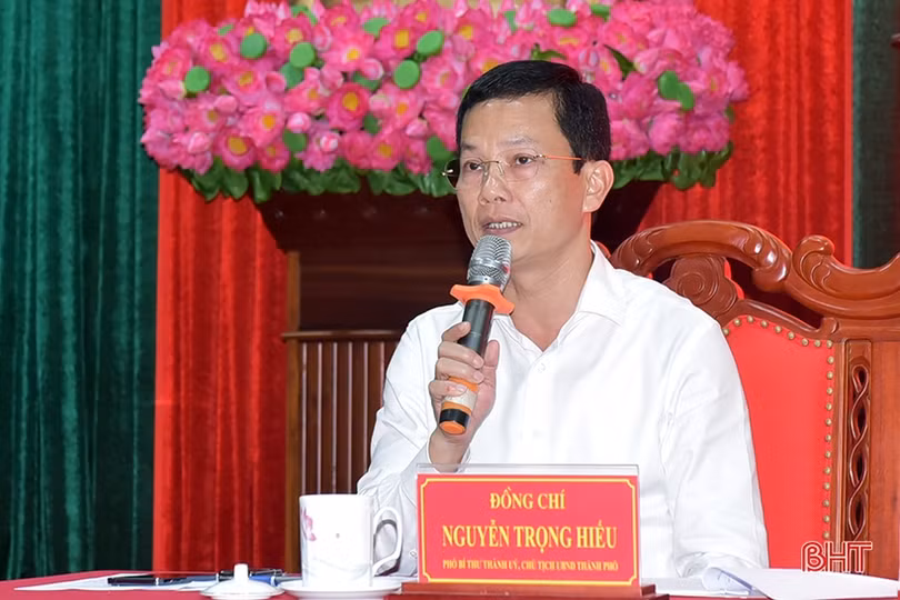 Lãnh đạo TP Hà Tĩnh đối thoại với bí thư chi bộ, tổ trưởng dân phố