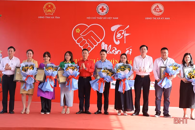 Ấm áp “Tết nhân ái Xuân Giáp Thìn 2024