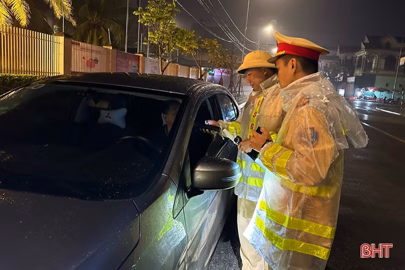 Phát hiện hàng chục trường hợp vi phạm nồng độ cồn khi tham gia giao thông