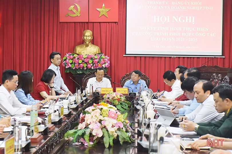Phát huy hiệu quả phối hợp giữa Thành ủy và Đảng ủy Khối CCQ&DN tỉnh Hà Tĩnh