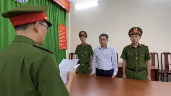 Bắt Phó Cục trưởng Cục Đăng kiểm Việt Nam và các đồng phạm