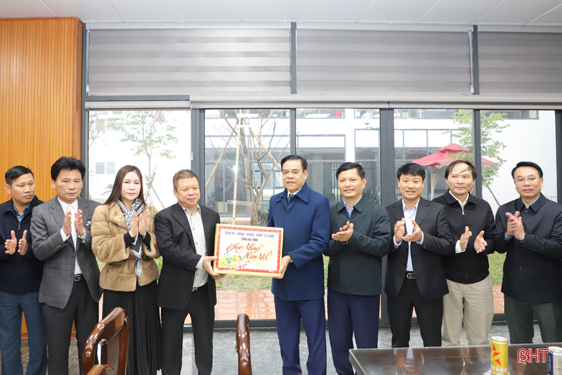 Lãnh đạo UBND tỉnh động viên sản xuất đầu năm tại các địa phương