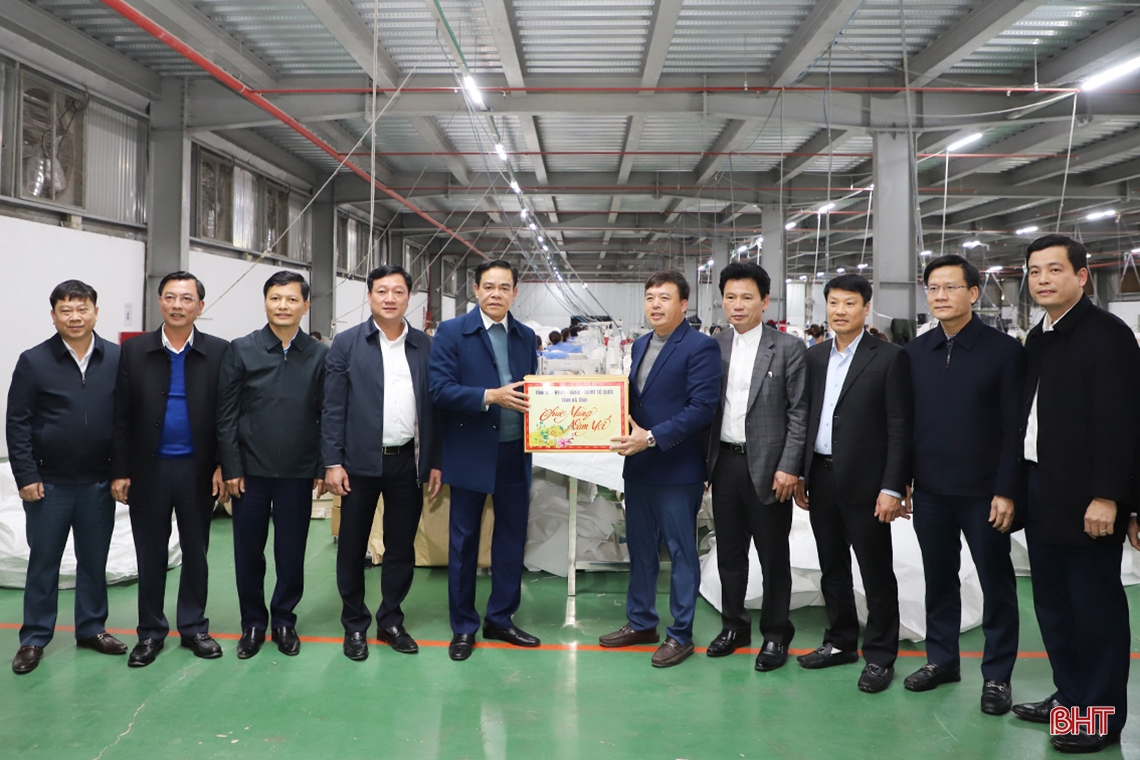 Lãnh đạo UBND tỉnh động viên sản xuất đầu năm tại các địa phương