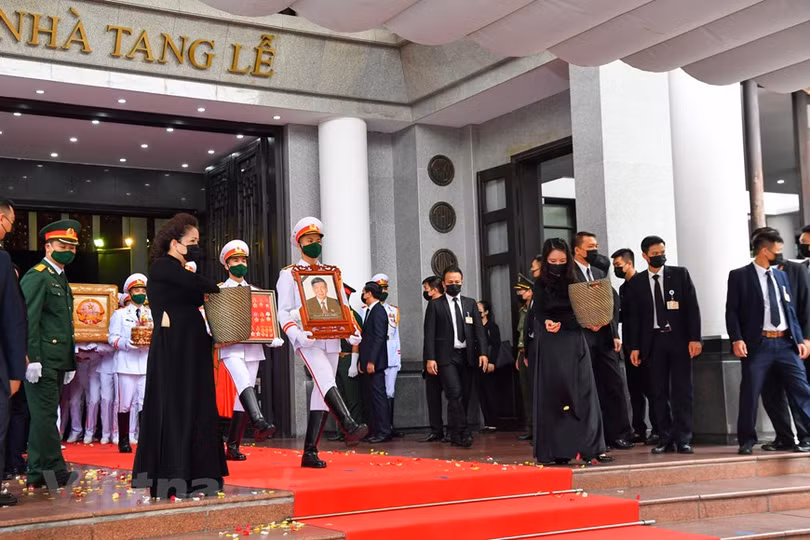 Giây phút tiễn đưa nguyên Tổng Bí thư Lê Khả Phiêu về cõi vĩnh hằng
