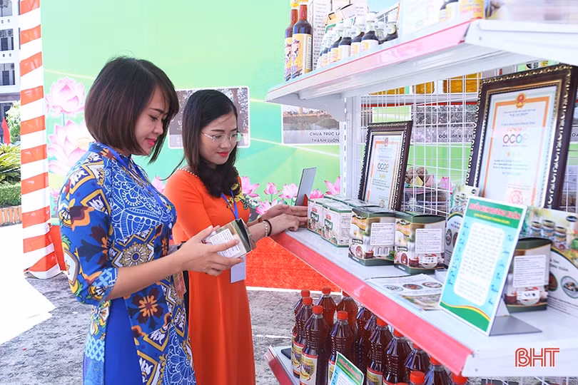 Sản phẩm OCOP, nông nghiệp tiêu biểu của Lộc Hà thu hút đại biểu bên lề đại hội