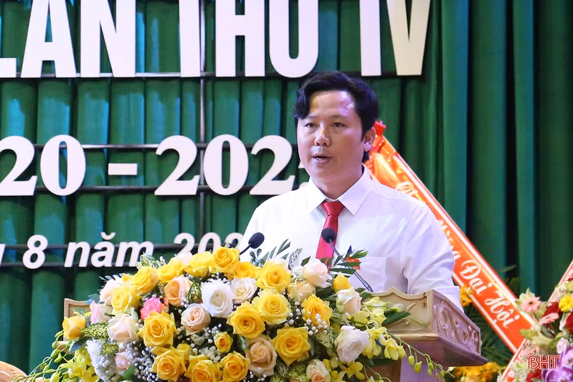 Đồng chí Nguyễn Thế Hoàn tái đắc cử chức Bí thư Huyện ủy Lộc Hà