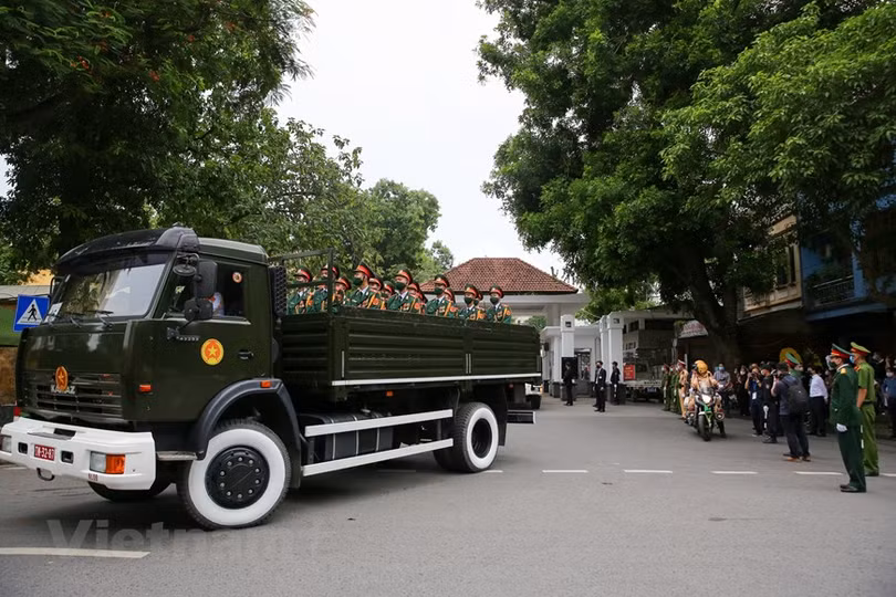 Giây phút tiễn đưa nguyên Tổng Bí thư Lê Khả Phiêu về cõi vĩnh hằng