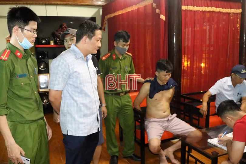 Bắt “Tài Khoan”, đối tượng cộm cán ma tuý tại TP. Hà Tĩnh