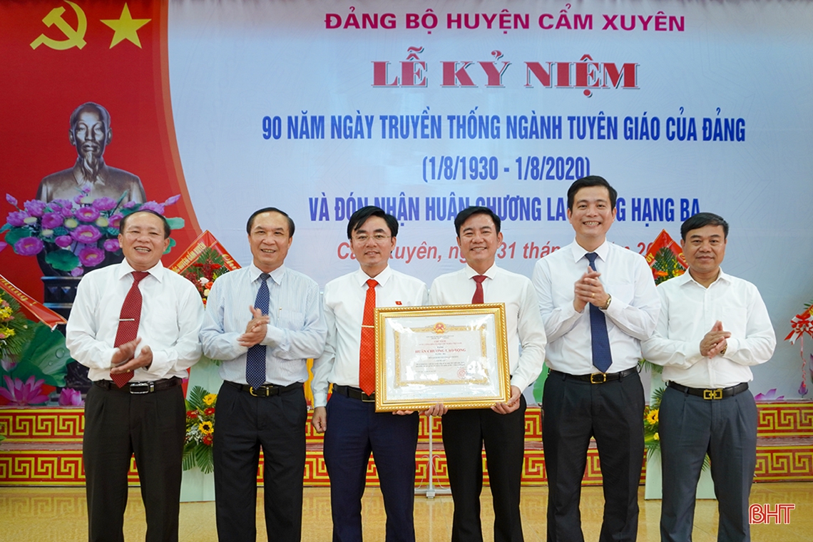 Bài học kinh nghiệm về công tác tư tưởng của Đảng bộ Hà Tĩnh qua hành trình lịch sử 90 năm