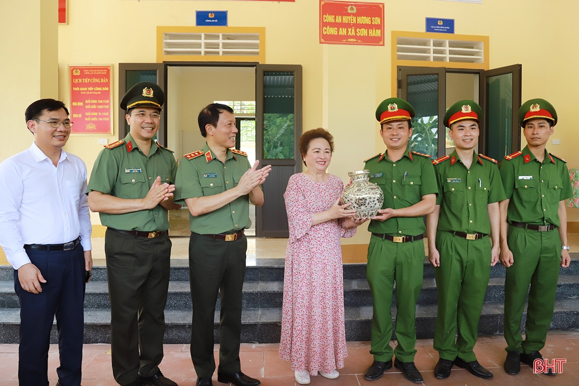 Bộ Công an hỗ trợ xây dựng 1.000 nhà ở cho người nghèo Hà Tĩnh