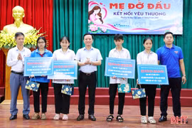 Phụ nữ phường Hà Huy Tập kết nối đỡ đầu 21 trẻ mồ côi