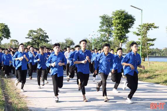 ĐVTN, sinh viên Trung cấp Nghề Hà Tĩnh hưởng ứng giải chạy UpRace 2026