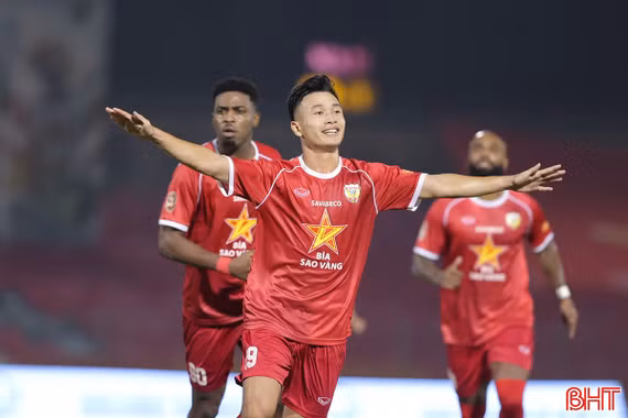 Hồng Lĩnh Hà Tĩnh có thêm 3 điểm trên sân nhà