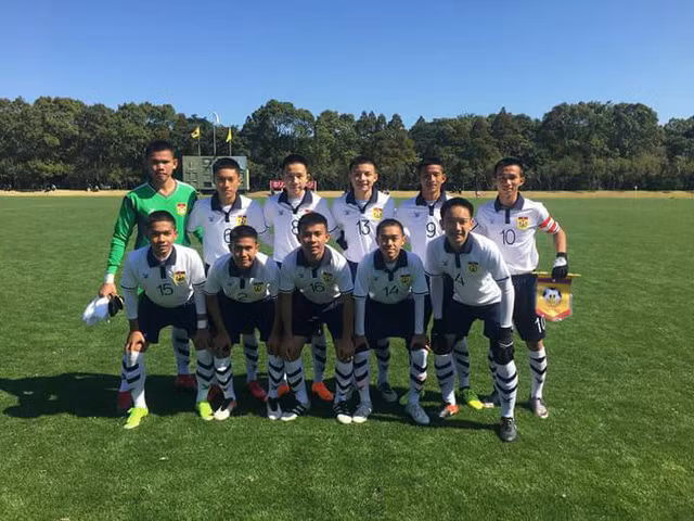 u16 lao thang soc giup u16 viet nam vao ban ket gap thai lan