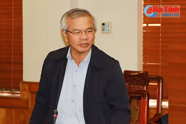 tao su nhat quan dong thuan quan diem dung du an mo sat thach khe
