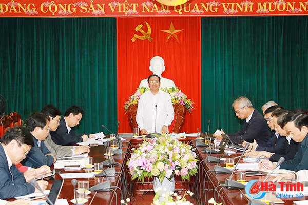 tao su nhat quan dong thuan quan diem dung du an mo sat thach khe